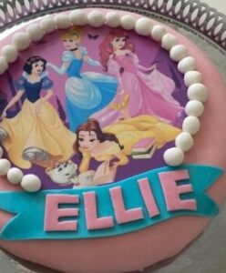 tårta med disney prinsessor